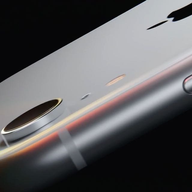 iPhone | XR